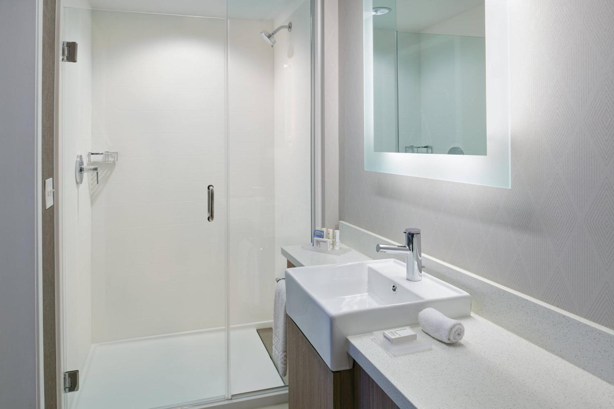 Springhill By Marriott Novi Hotel 3*